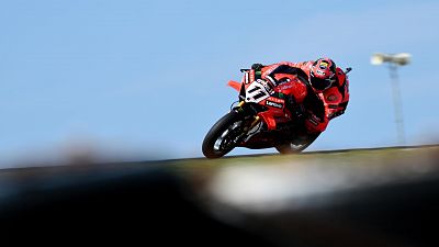 Bulega firma el triplete en la Ronda de Italia y Bautista repite 3º puesto