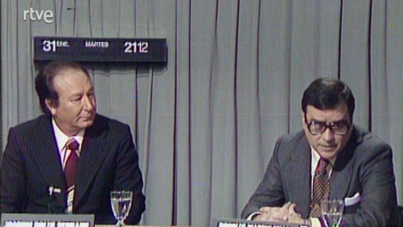 Rodolfo Martín Villa, ministro del Interior: Rueda de prensa en directo - Archivo TVE | Ver