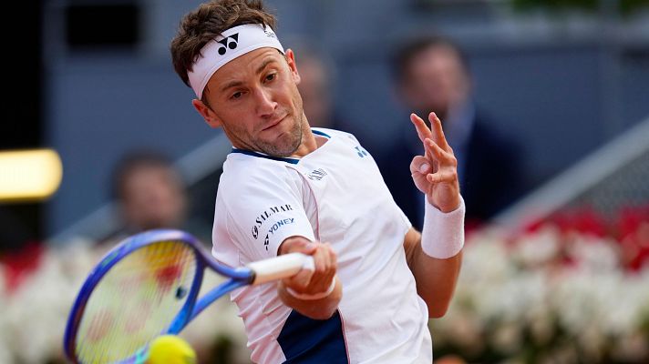 El mejor Ruud supera a un duro Draper y se corona en Madrid