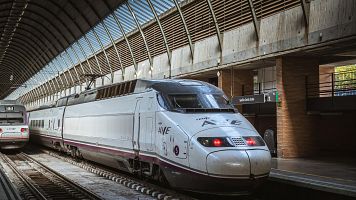 Un robo de cable en Toledo, que Adif califica de "sabotaje", deja más de 6.300 viajeros afectados en trenes AVE y AVANT