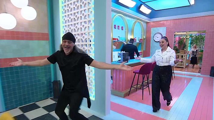 La familia de la tele - Esta es la sintonía de Camela para 'La Familia de la Tele'