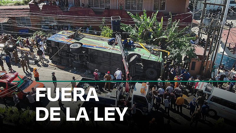 12 muertos y 25 heridos al volcar un autobús en Indonesia - Modo Digital | Ver