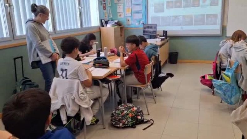 V�DEO: El alumnado del CPI Julio Verne en Zaragoza vive la emisi�n de su informativo en directo - Info 5 Todo Noticias | Ver