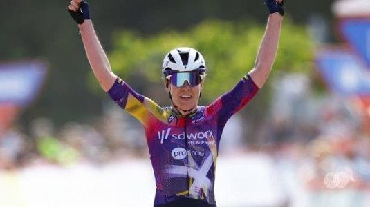 Anna van der Breggen se exhibe en Borja y Femke Gerritse mantiene el liderato del Vuelta