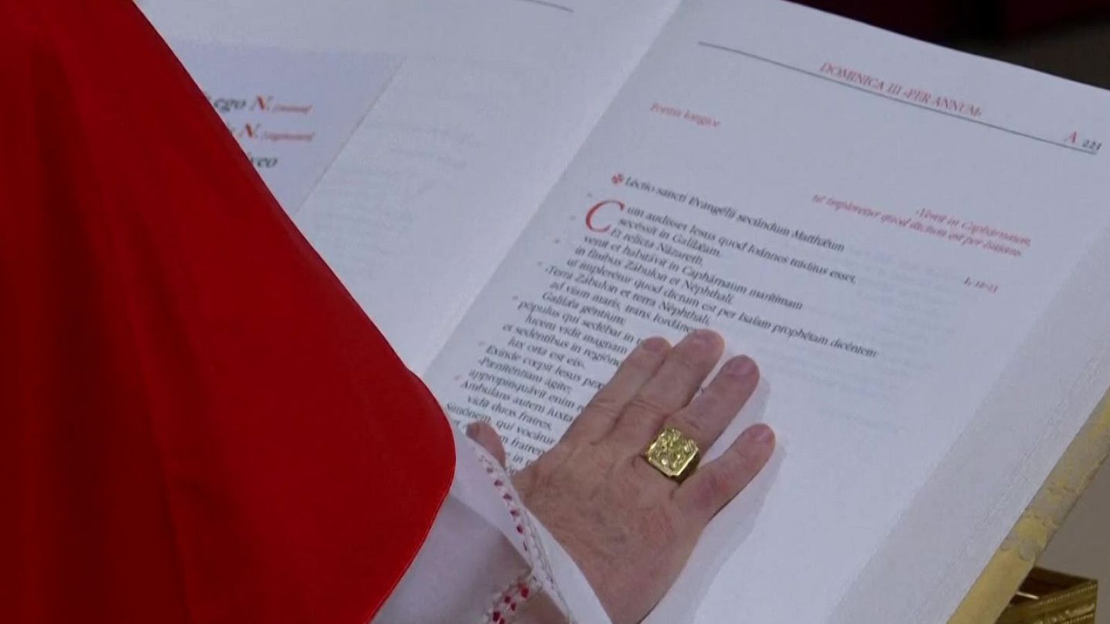 Los cardenales juran mantener el secreto en el cónclave - Especiales informativos | Ver