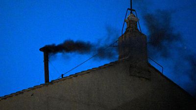 Anatom�a de una fumata desde dentro del telediario de TVE