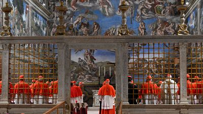 Diversidad en la vestimenta de los cardenales: visten seg�n el rito cat�lico al que pertenecen