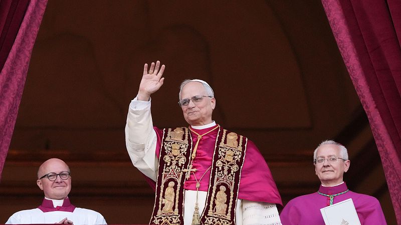 Papa León XIV, en su primera intervención ante los fieles: "Que mi saludo de paz llegue a toda la Tierra" - Especiales informativos | Ver