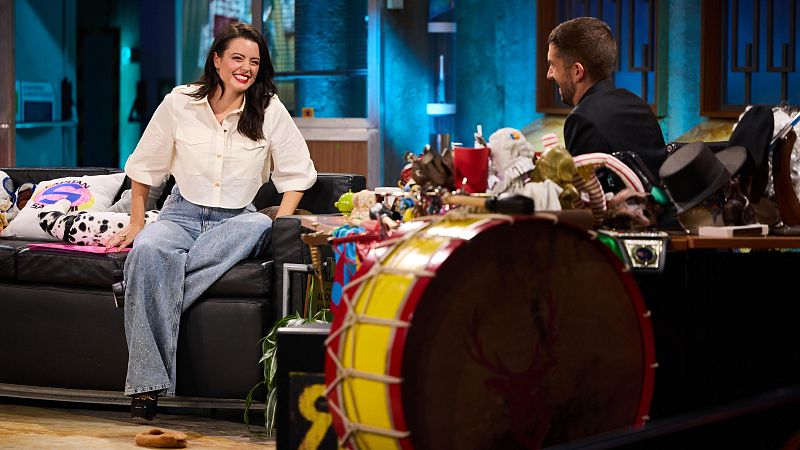 La Revuelta | Adriana Torrebejano, ¿mejor persona o actriz? - La Revuelta | Ver