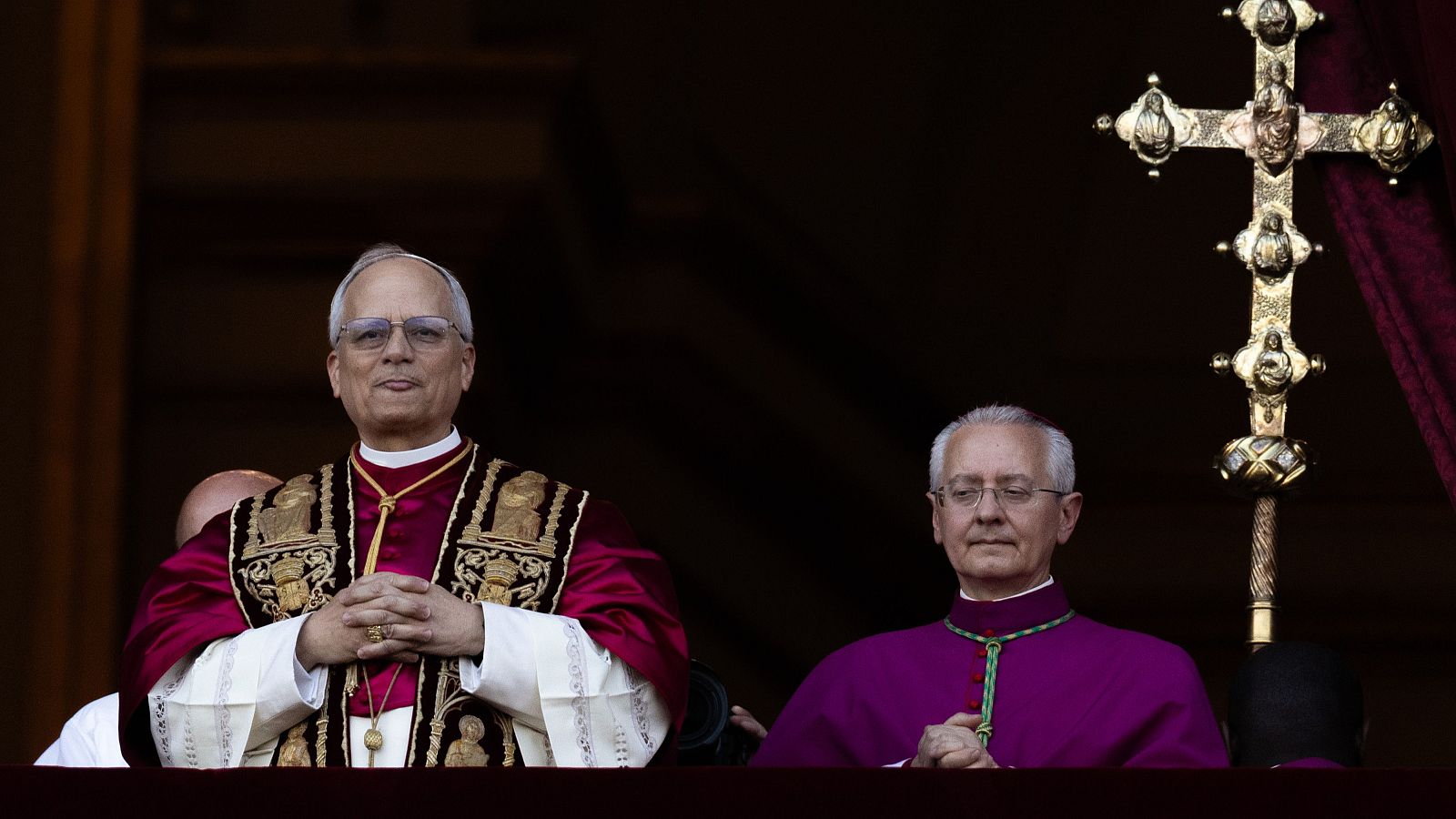 El obispo del vicariato de Requena resalta la "cercanía" del nuevo papa - Especiales informativos | Ver