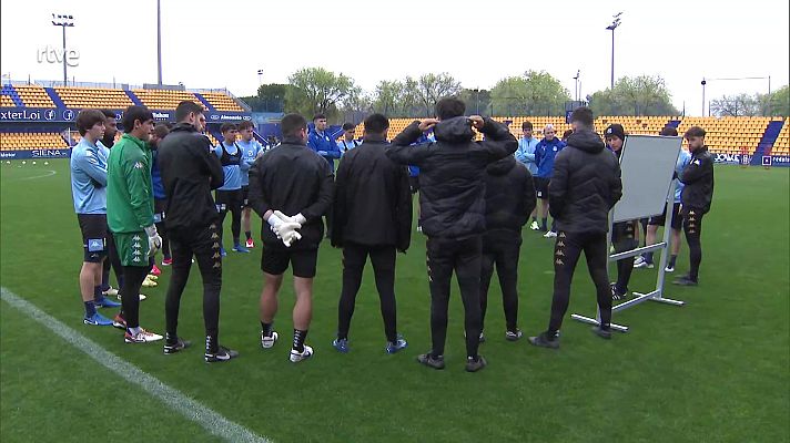 Aquí hay trabajo - De profesión, futboleros