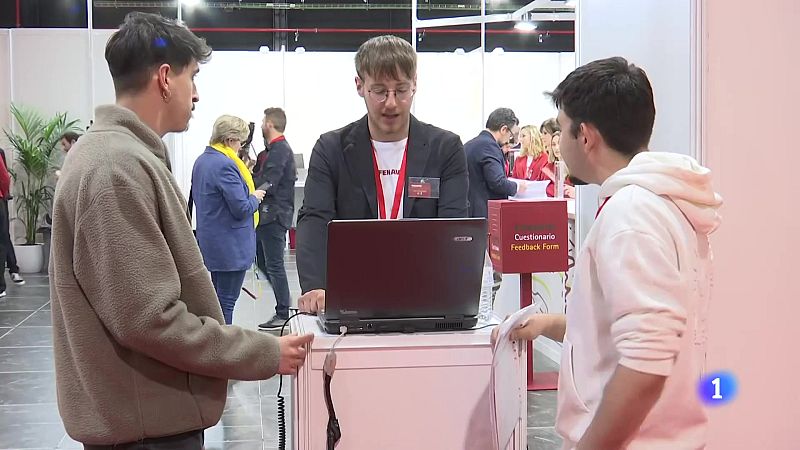 Alumnos de Comercio Internacional del IES Maestre de Calatrava sale de las aulas para unirse al equipo del Centro de Negocios de FENAVIN | Ver