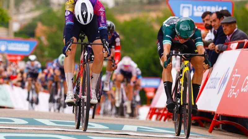 Vuelta femenina 2025 | Marianne Vos gana la etapa 6 | Ver