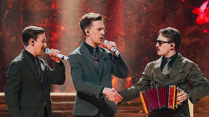 Eurovisión - KAJ (Suecia) con "Bara Bada Bastu"