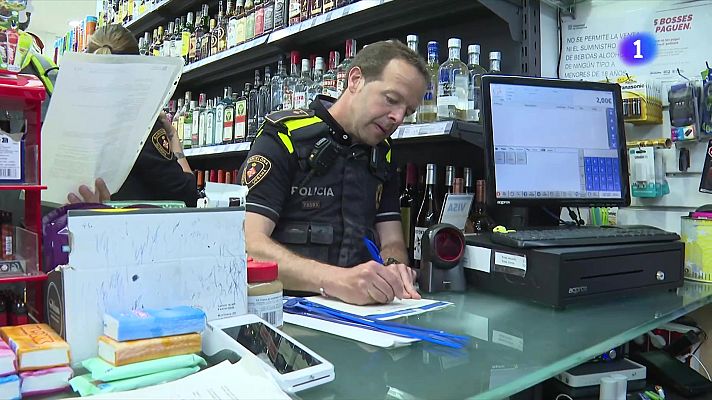 L'Informatiu - Barcelona intensifica les inspeccions a botigues amb productes de cànnabis