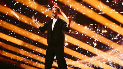 Klemen (Eslovenia) con "How Much Time Do We Have Left?"