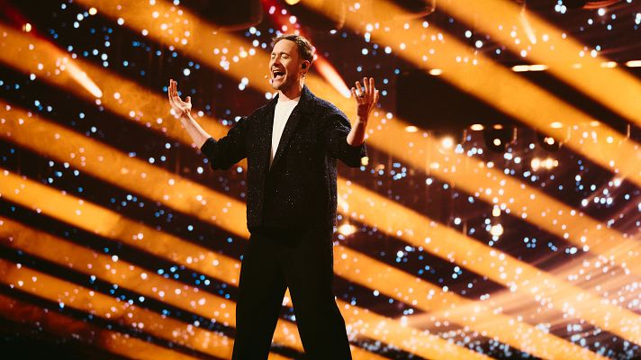 Eurovisión - Klemen (Eslovenia) con "How Much Time Do We Have Left?"