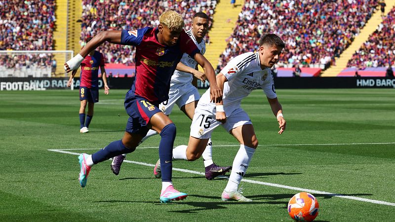 El Barcelona se desquita con el Real Madrid y tiñe de azulgrana la Liga
