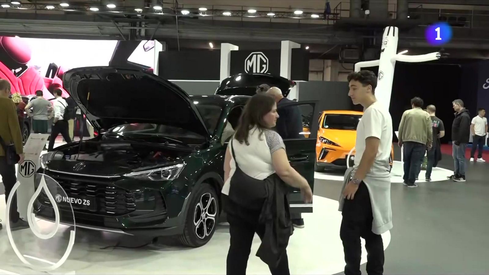 El Saló de l'Automòbil impulsa l'electromobilitat a Barcelona - L'Informatiu | Veure