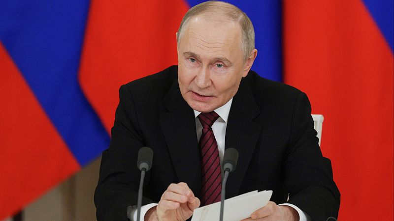 Putin propone negociar directamente con Kiev en Estambul