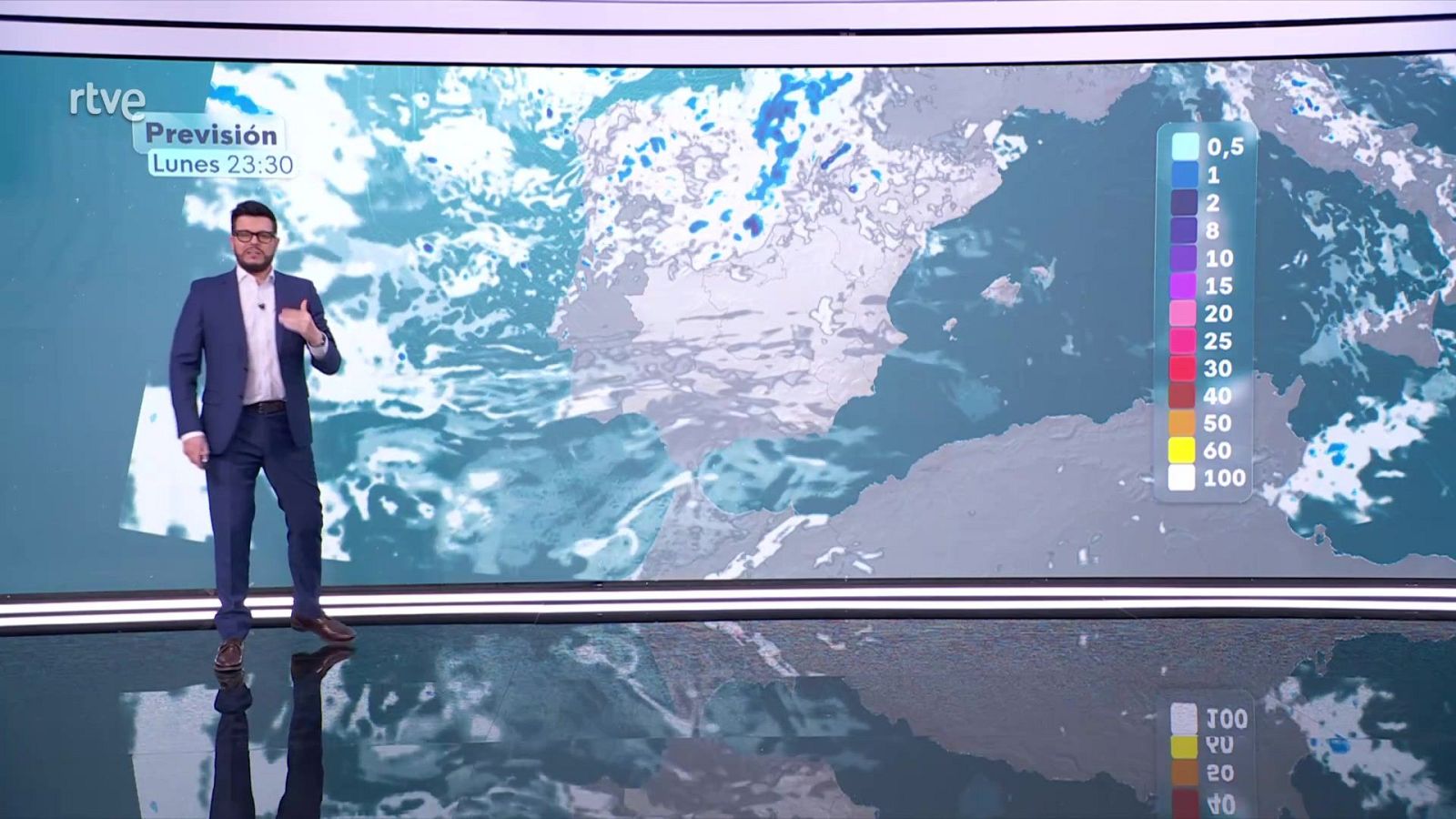 Chubascos y tormentas localmente muy fuertes, a primeras horas en zonas del Pirineo y del litoral de Cataluña y Castellón - ver ahora