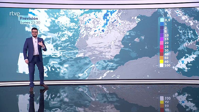 Chubascos y tormentas localmente muy fuertes, a primeras horas en zonas del Pirineo y del litoral de Cataluña y Castellón - ver ahora