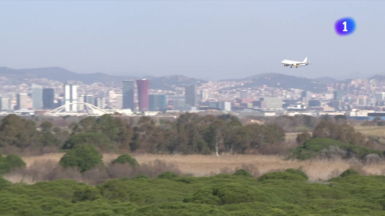 El debat sobre l'ampliació del Prat fa trontollar l'estabilitat del Govern - L'Informatiu | Veure