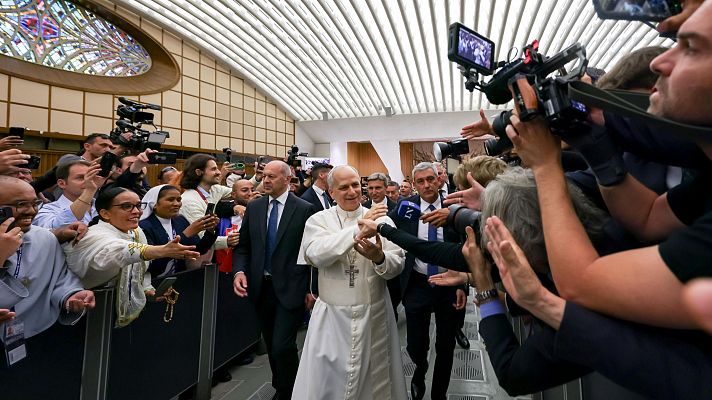 Telediario Internacional - El Papa defiende la libertad de prensa en su audiencia con los periodistas