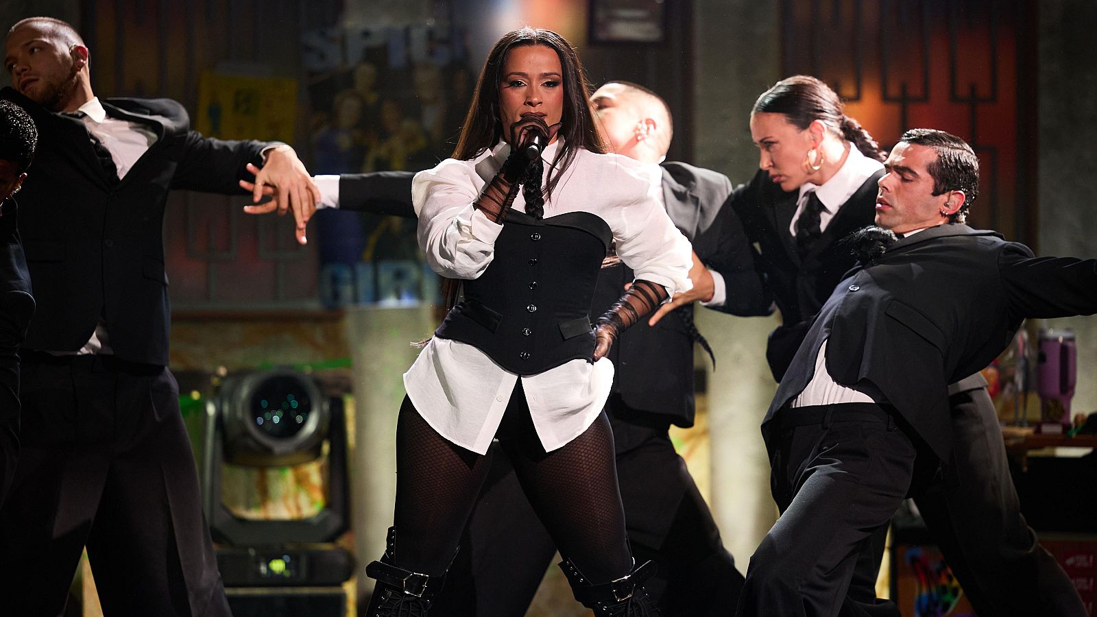 La Revuelta | Chanel interpreta por primera vez "Antillas" 12/5/25 - La Revuelta | Ver