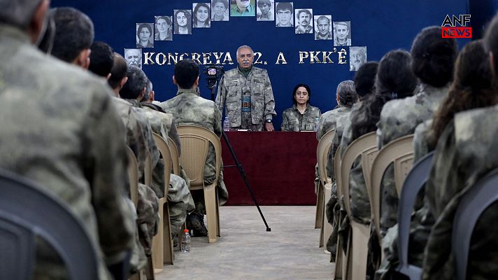La tarde en 24h - El grupo guerrillero kurdo PKK anuncia su disolución tras 40 años de lucha armada