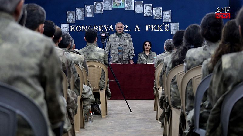 El grupo armado kurdo PKK anuncia su disolución y pone fin a 40 años de conflicto