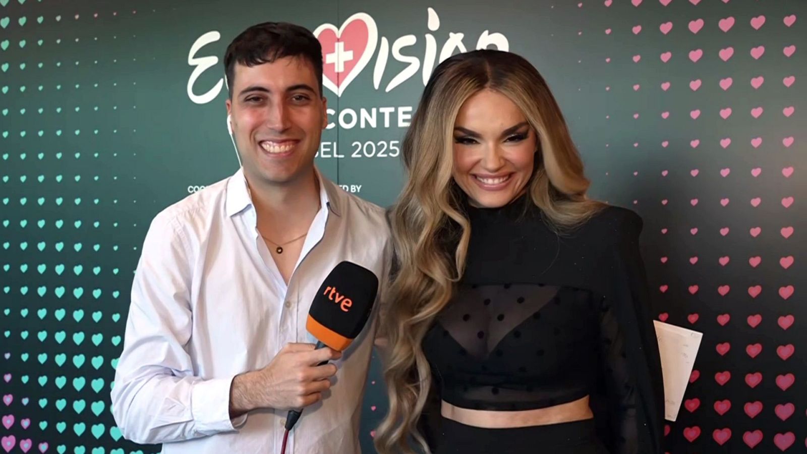 Melody, momentos antes de su actuación en Eurovisión 2025 | Ver