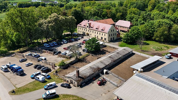 Telediario 2 - Alemania prohíbe la asociación extremista Reino de Alemania, que negaba la soberanía del Estado alemán