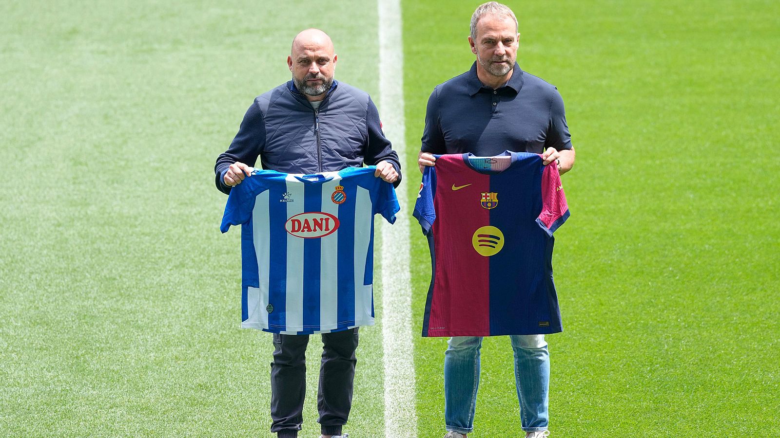 Derbi Espanyol - Barcelona: posado González y Hansi Flick - Los Deportes de La1 | Ver