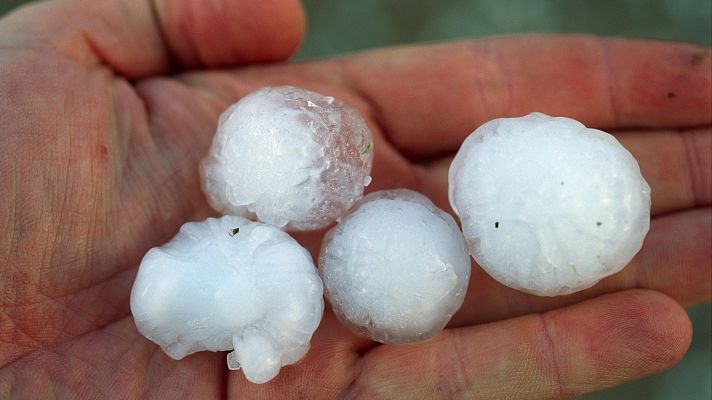 Telediario 1 - El granizo más intenso de los últimos años, relacionado con el cambio climático