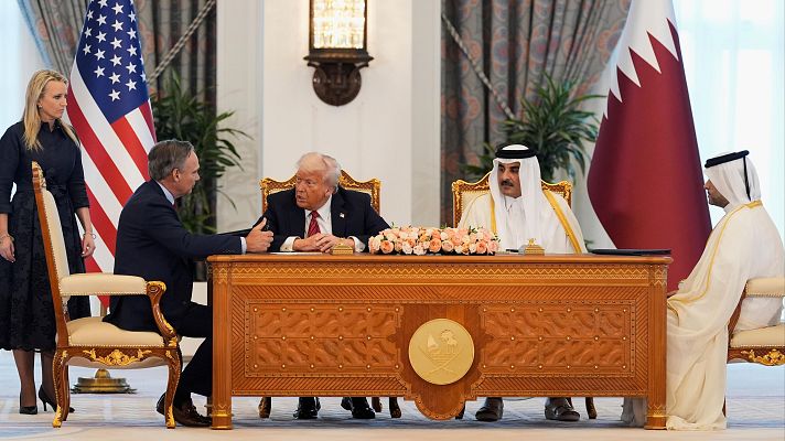 Telediario 1 - Trump firma con Catar un acuerdo comercial por valor de 1,2 millones de dólares