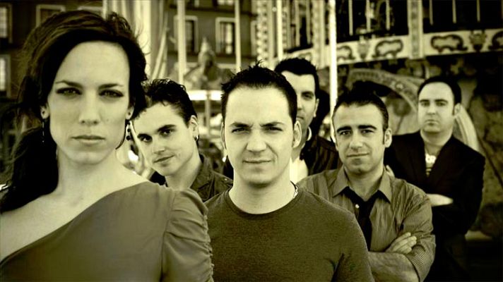  - Chloe pone la música en el Mundial de Balonmano de España 2013