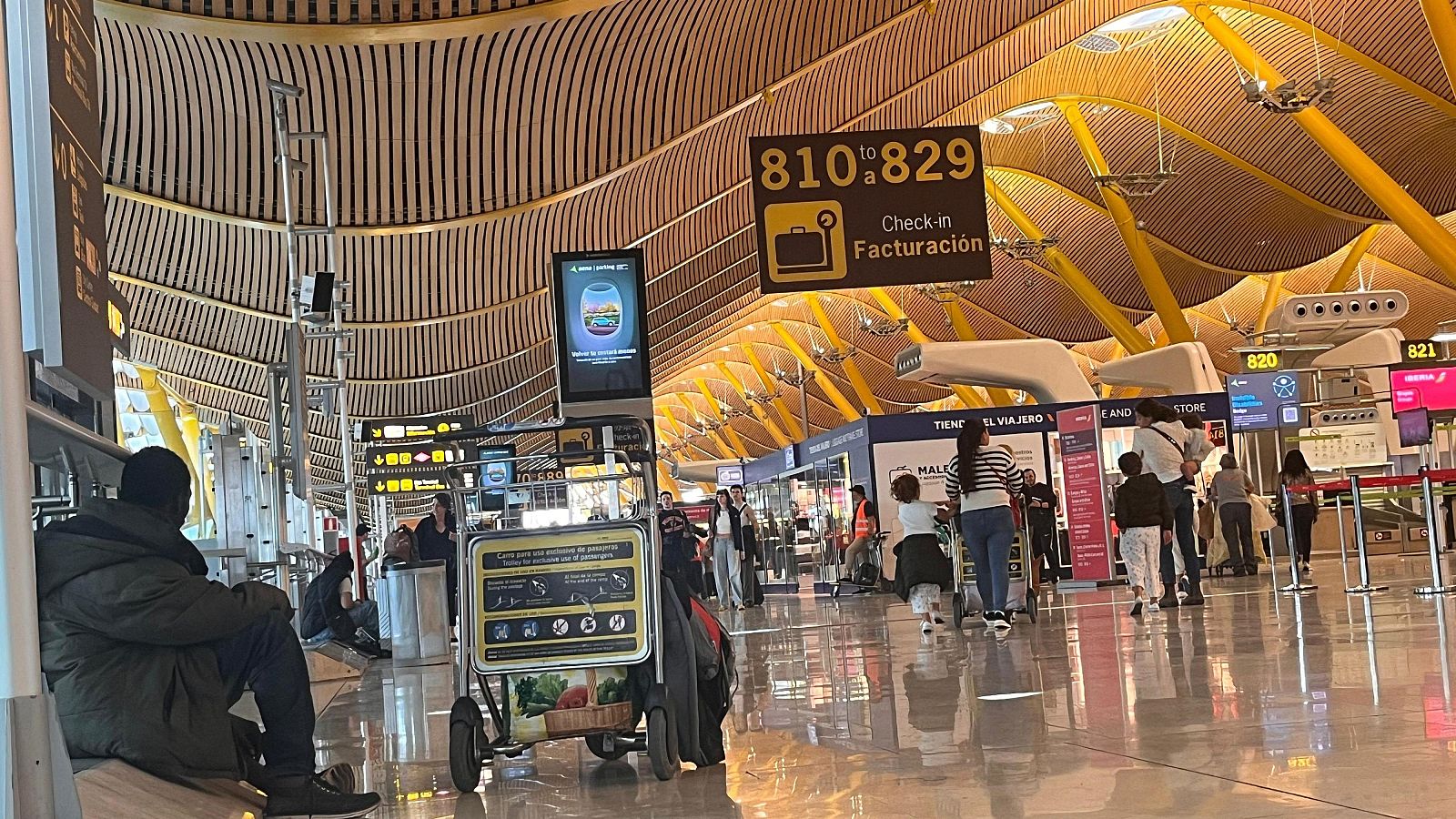 Reacciones politicas en San Isidro por las medidas en Barajas - La hora de La 1 | Ver