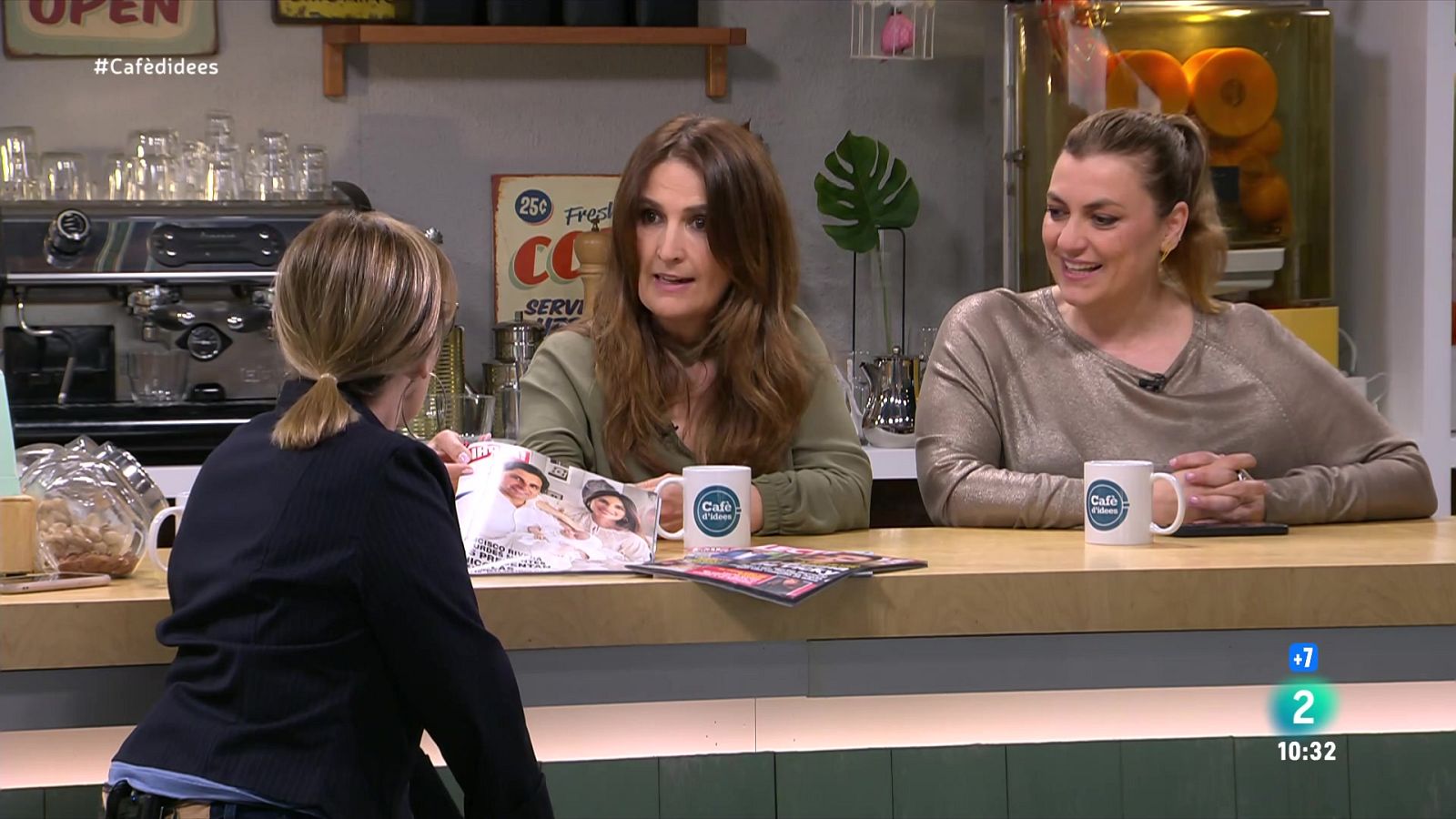 El cas Frank Cuesta, la malaltia de Jordi González i Joan Carles contra Revilla - Cafè d'idees | Veure