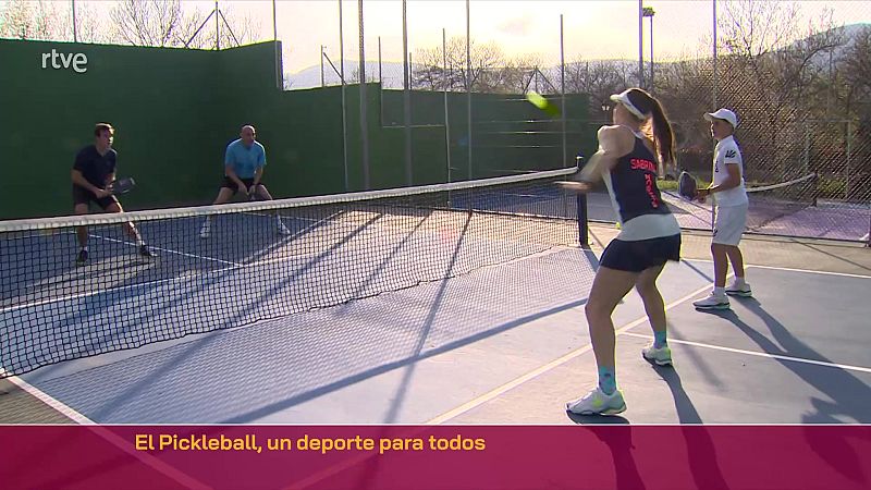 El pickleball, un deporte en auge en España - Diario 24 | Ver
