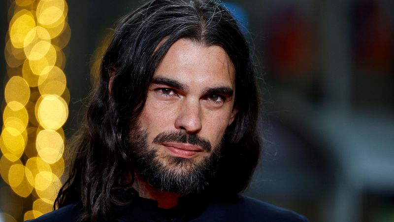 Oliver Laxe sacude Cannes con la explosiva 'Sirat': "Mi fe es que las tragedias de la vida son un regalo"