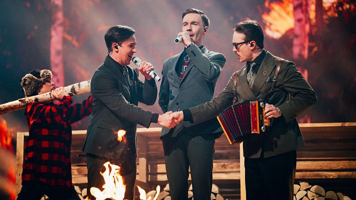 Eurovisión - KAJ (Suecia) con "Bara Bada Bastu"