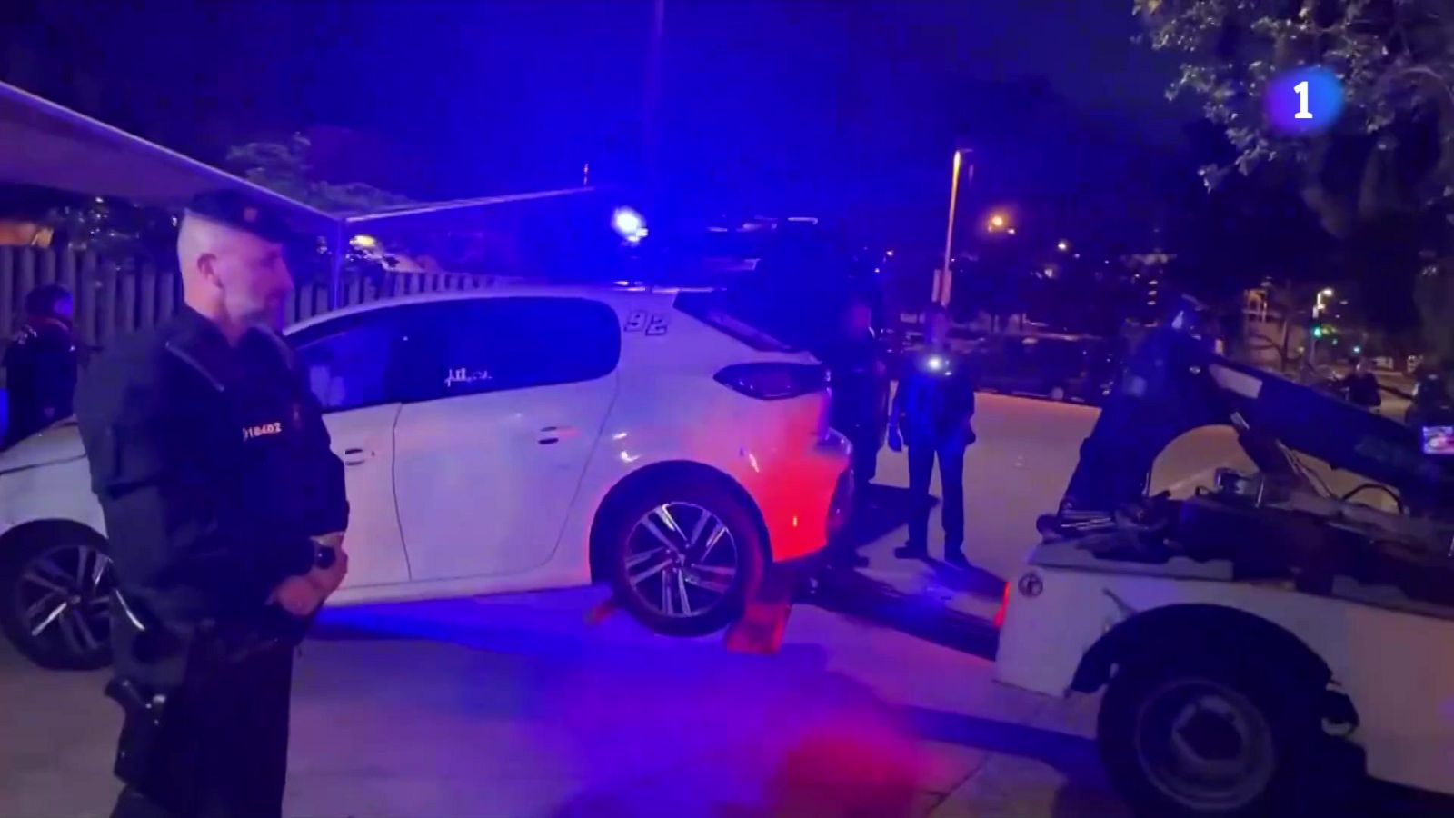 Un ferit greu, hospitalitzat a l'UCI, per l'atropellament massiu a Cornellà - L'Informatiu | Veure