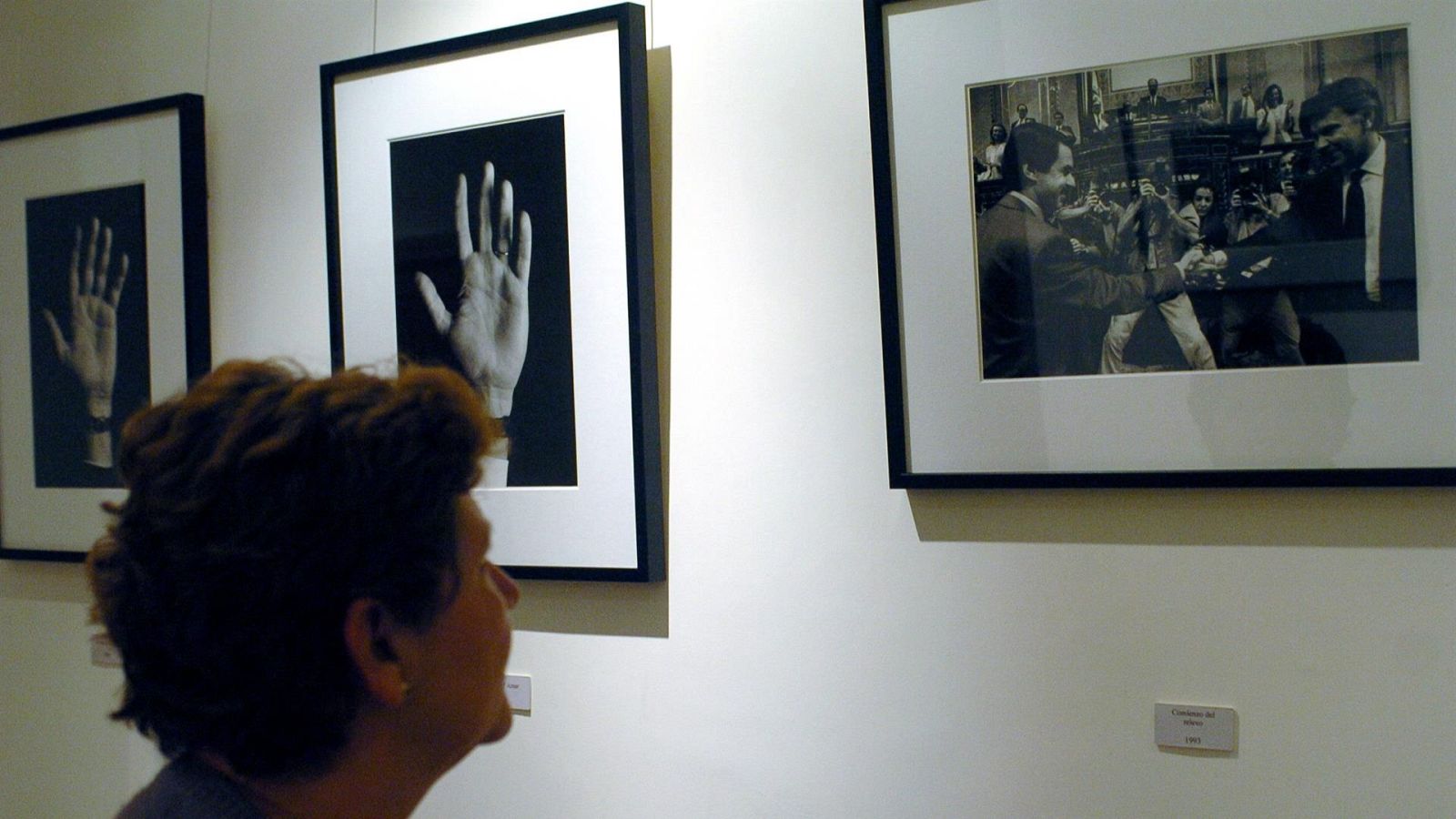 Una exposición en Madrid recuerda la Transición que retrató Marisa Flórez - Telediario 2 | Ver