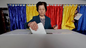Rumanía, polarizada entre el voto a un europeísta o a un euroescéptico