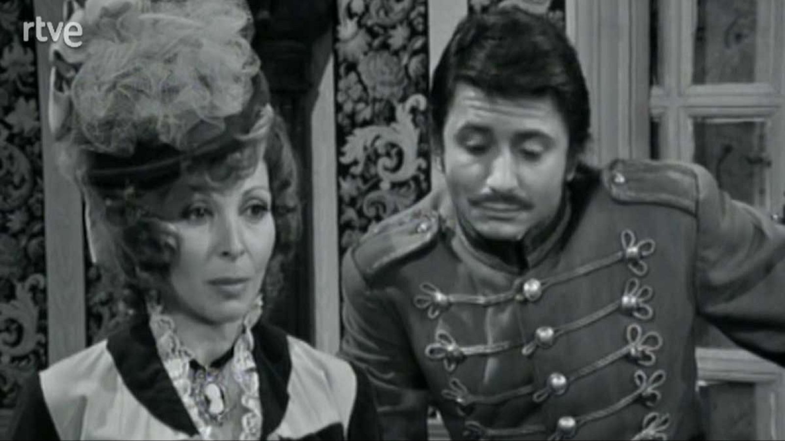 El teatro - Plaza de Oriente - Teatro en el Archivo de RTVE | Ver