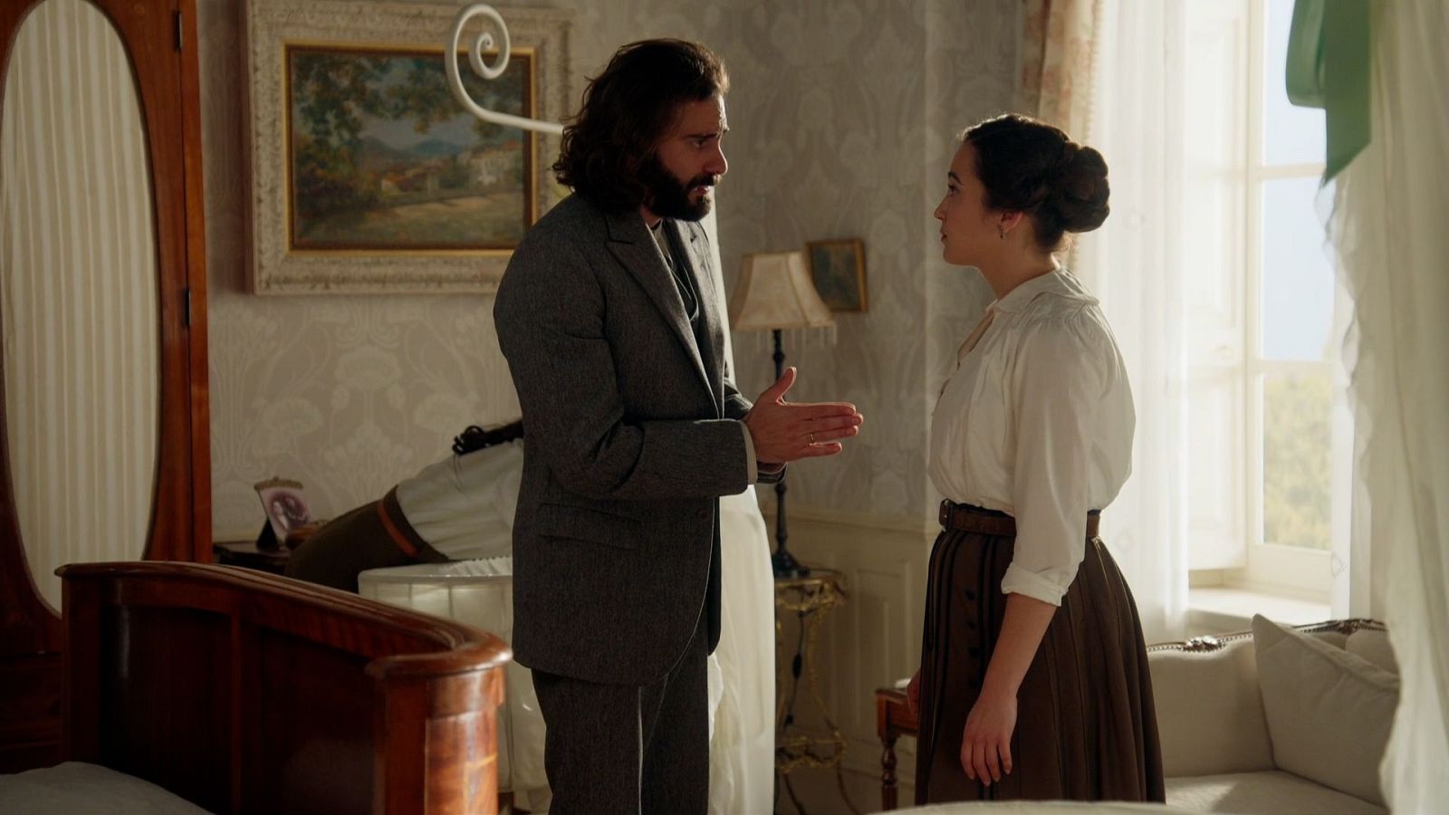 La Promesa - Catalina tiene que ocultar a Adriano y sus bebés - La promesa | Ver