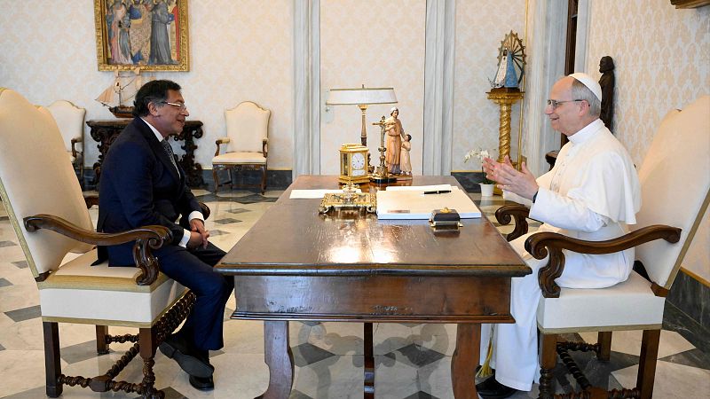 Petro estudia retomar las negociaciones de paz con la guerrilla ELN en el Vaticano