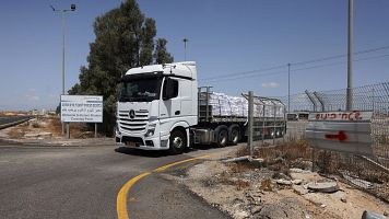 Israel permite la entrada de cinco camiones de ayuda humanitaria en Gaza tras dos meses y medio de bloqueo