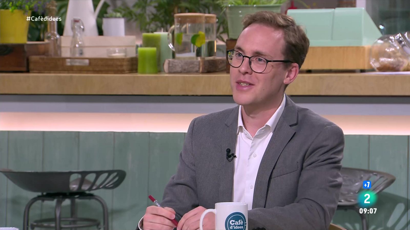 Oriol Nebot alerta sobre els "errors" del nou reglament d'estrangeria - Cafè d'idees | Veure